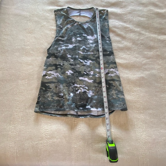 ONZIE Twist back green top - Picture 6 of 9